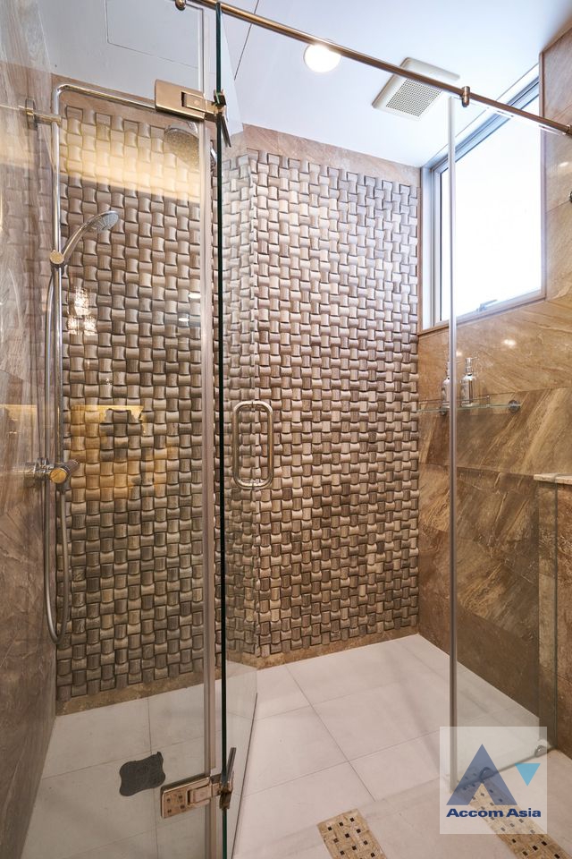 15  2 br Condominium For Sale in  ,Bangkok BTS Phaya Thai at Pathumwan Resort AA36995