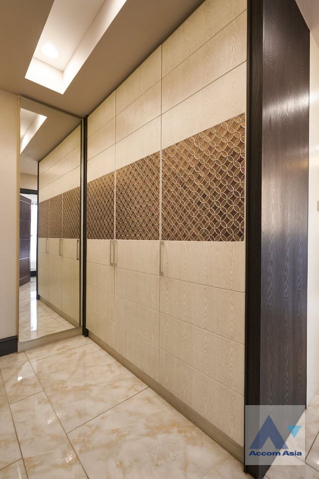 13  2 br Condominium For Sale in  ,Bangkok BTS Phaya Thai at Pathumwan Resort AA36995