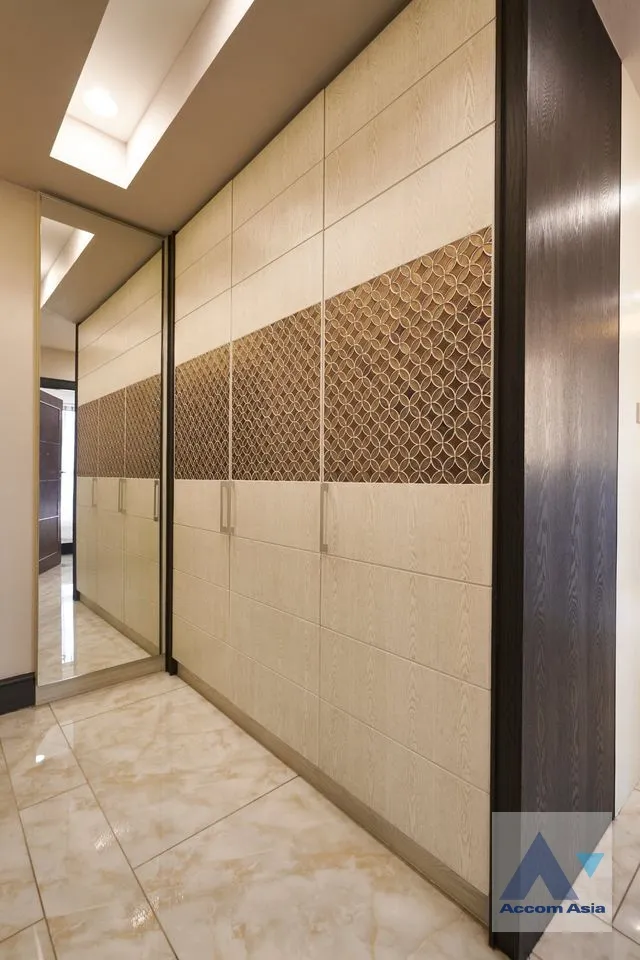 13  2 br Condominium For Sale in  ,Bangkok BTS Phaya Thai at Pathumwan Resort AA36995