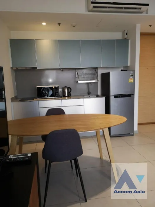 unit 1 Bedroom  Condominium For Rent & Sale in Sukhumvit, Bangkok  near BTS Ekkamai (AA37003)