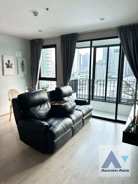 unit 2 Bedrooms  Condominium For Rent in Silom, Bangkok  near MRT Sam Yan (AA37019)