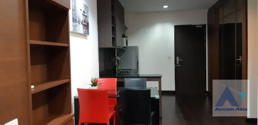 unit 2 Bedrooms  Condominium For Rent in Newphetchaburi, Bangkok  near BTS Phaya Thai (AA37021)