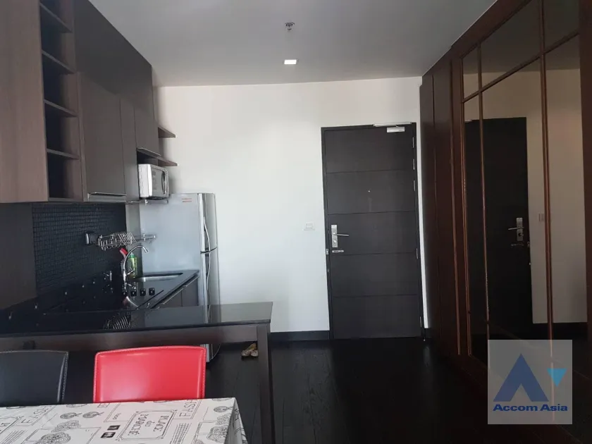 unit 2 Bedrooms  Condominium For Rent in Newphetchaburi, Bangkok  near BTS Phaya Thai (AA37021)
