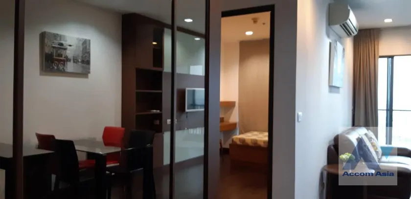 unit 2 Bedrooms  Condominium For Rent in Newphetchaburi, Bangkok  near BTS Phaya Thai (AA37021)