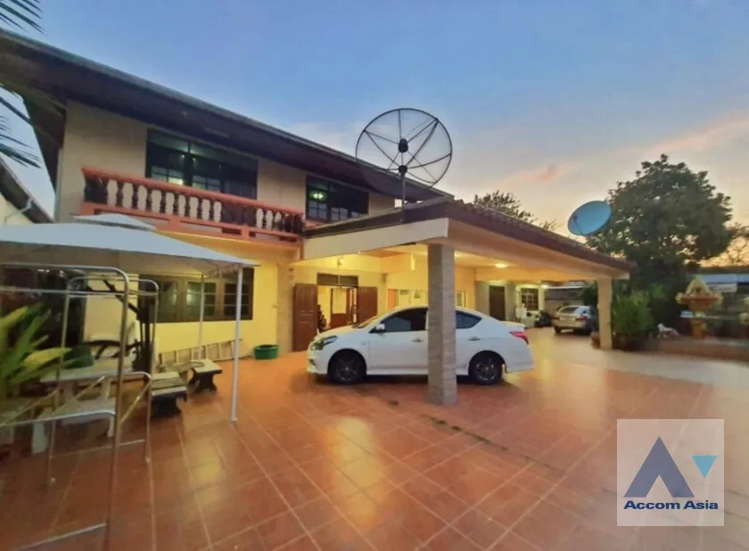 unitHome Office |  6 Bedrooms  House For Rent in Pattanakarn, Bangkok  (AA37028)