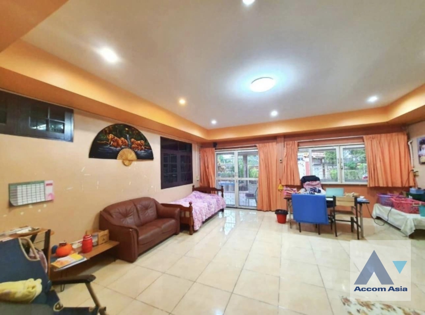 10  6 br House For Rent in Pattanakarn ,Bangkok  AA37028