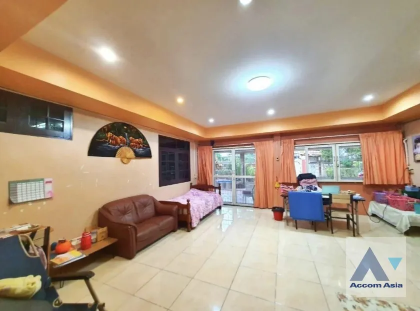 10  6 br House For Rent in Pattanakarn ,Bangkok  AA37028