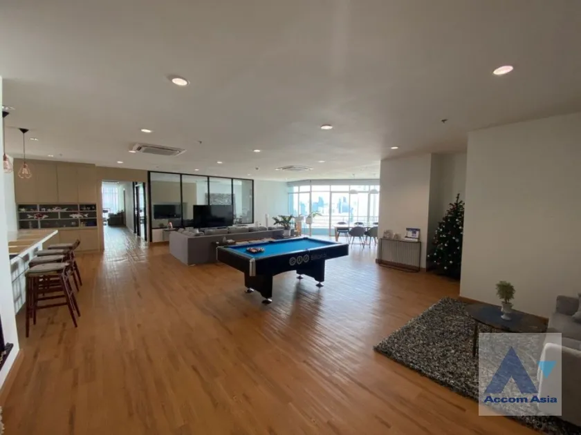 unit 3 Bedrooms  Condominium For Rent in Charoen Nakhon, Bangkok  near BTS Krung Thon Buri (AA37031)