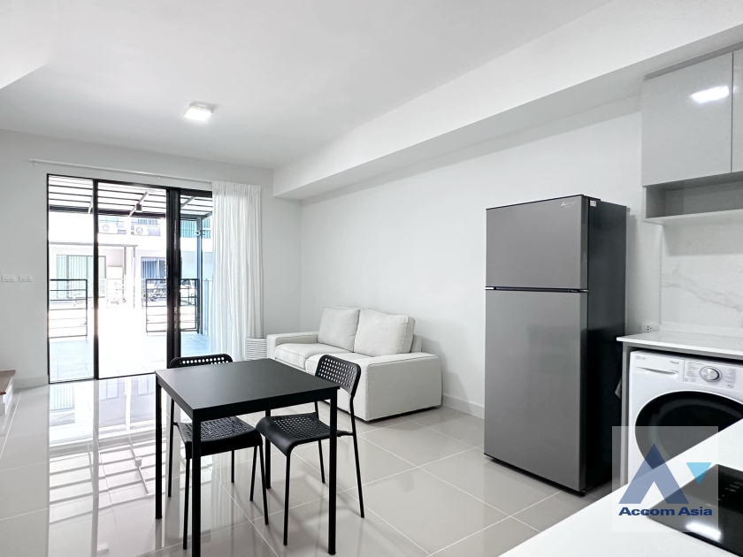  1  3 br Townhouse For Rent in Samutprakan ,Samutprakan  at House AA37034