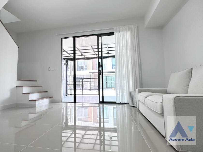  1  3 br Townhouse For Rent in Samutprakan ,Samutprakan  at House AA37034
