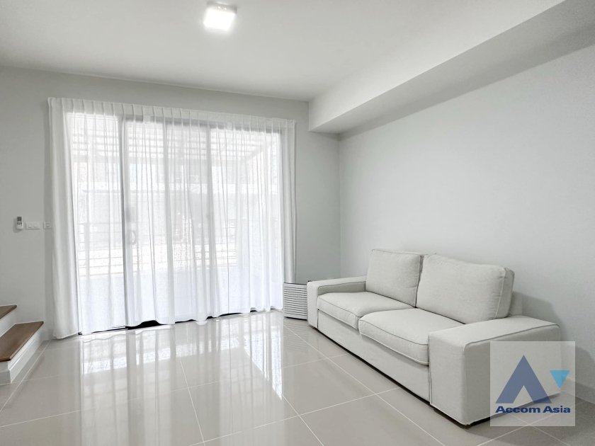  2  3 br Townhouse For Rent in Samutprakan ,Samutprakan  at House AA37034