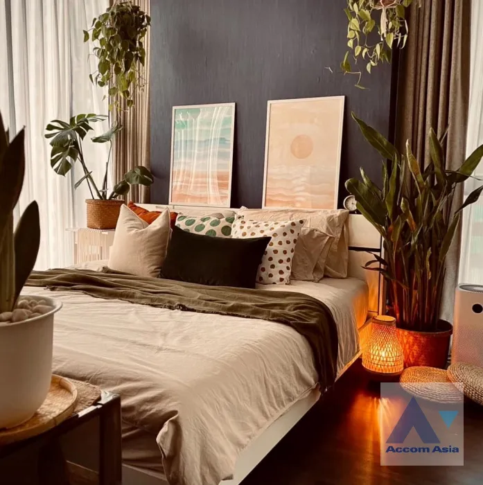 unit 2 Bedrooms  Condominium For Sale in Ratchadaphisek, Bangkok  near MRT Phetchaburi (AA37053)