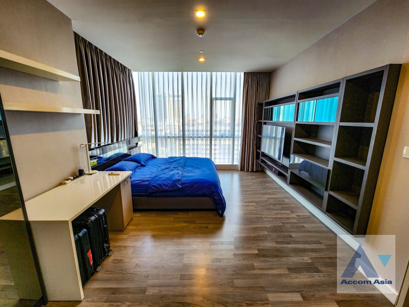 5  2 br Condominium for rent and sale in Silom ,Bangkok BTS Surasak at The Room Sathorn Pan Road AA37069