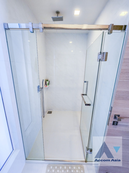 12  2 br Condominium for rent and sale in Silom ,Bangkok BTS Surasak at The Room Sathorn Pan Road AA37069