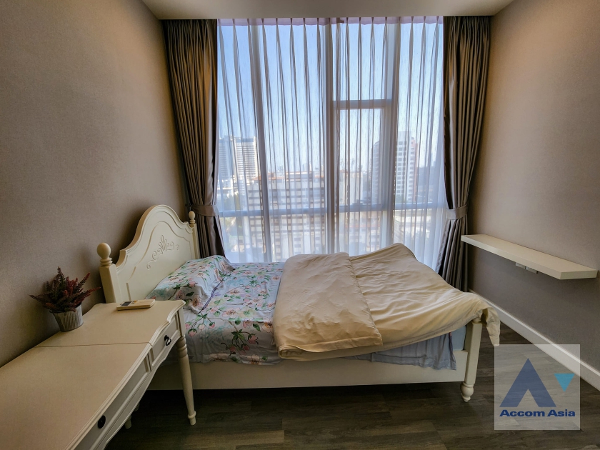 10  2 br Condominium for rent and sale in Silom ,Bangkok BTS Surasak at The Room Sathorn Pan Road AA37069