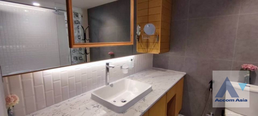 8  1 br Condominium for rent and sale in Silom ,Bangkok BTS Surasak at Nusa State Tower AA37080