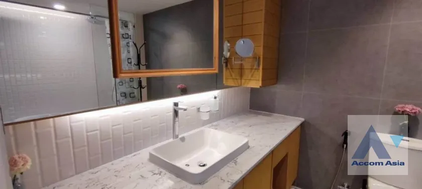 8  1 br Condominium for rent and sale in Silom ,Bangkok BTS Surasak at Nusa State Tower AA37080