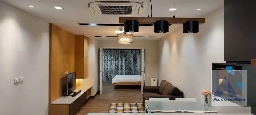 unit 1 Bedroom  Condominium For Rent & Sale in Silom, Bangkok  near BTS Surasak (AA37080)