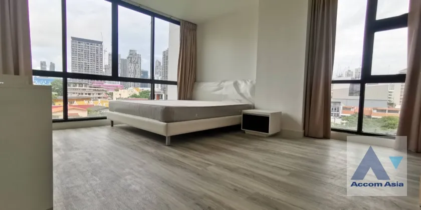 4  1 br Condominium For Sale in Sukhumvit ,Bangkok BTS Ekkamai at D65 AA37104