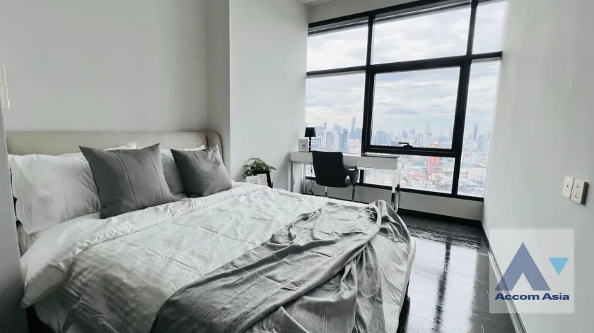 unit 2 Bedrooms  Condominium For Rent in Phaholyothin, Bangkok  near BTS Ratchathewi (AA37107)