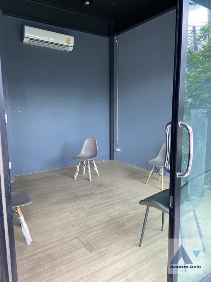 6  Building For Rent in Ratchadaphisek ,Bangkok MRT Ratchadaphisek AA37108