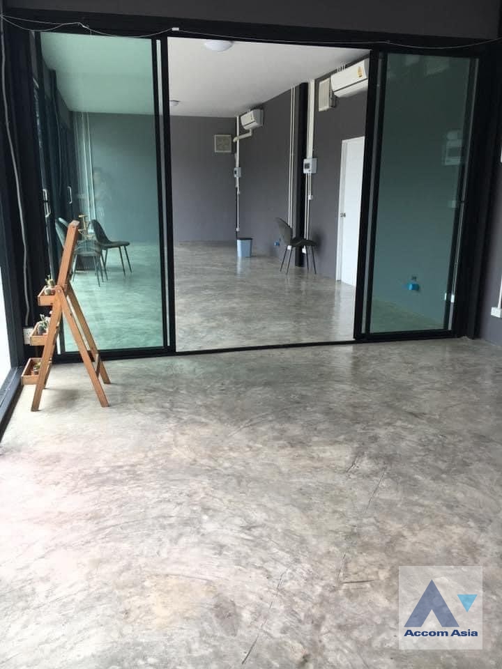 5  Building For Rent in Ratchadaphisek ,Bangkok MRT Ratchadaphisek AA37108