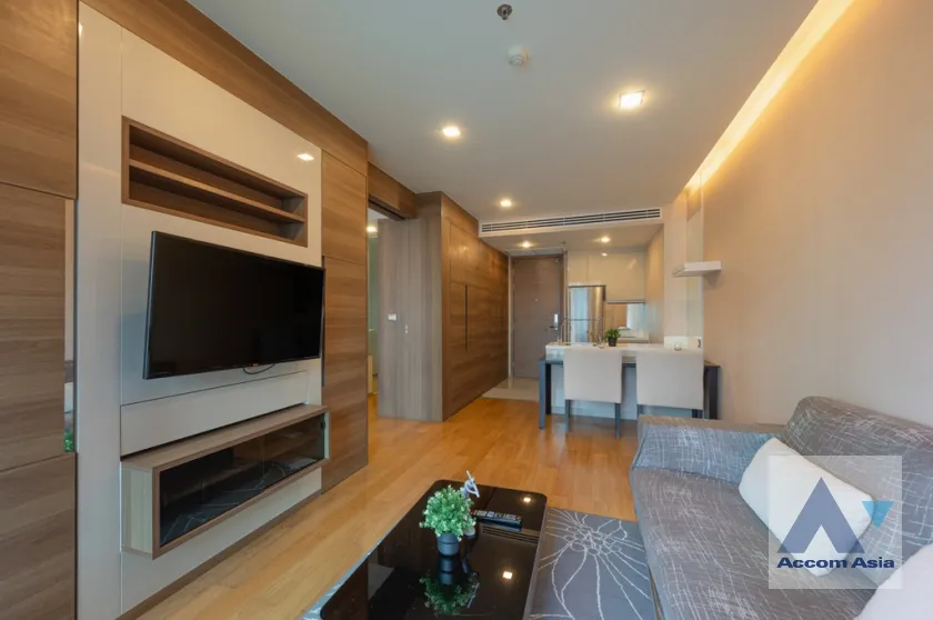 unit 1 Bedroom  Condominium For Sale in Silom, Bangkok  near BTS Chong Nonsi (AA37138)