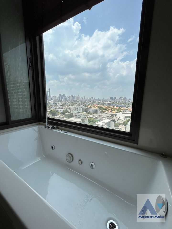 6  1 br Condominium For Sale in Sukhumvit ,Bangkok BTS Phra khanong at Rhythm Sukhumvit 44/1   AA37146