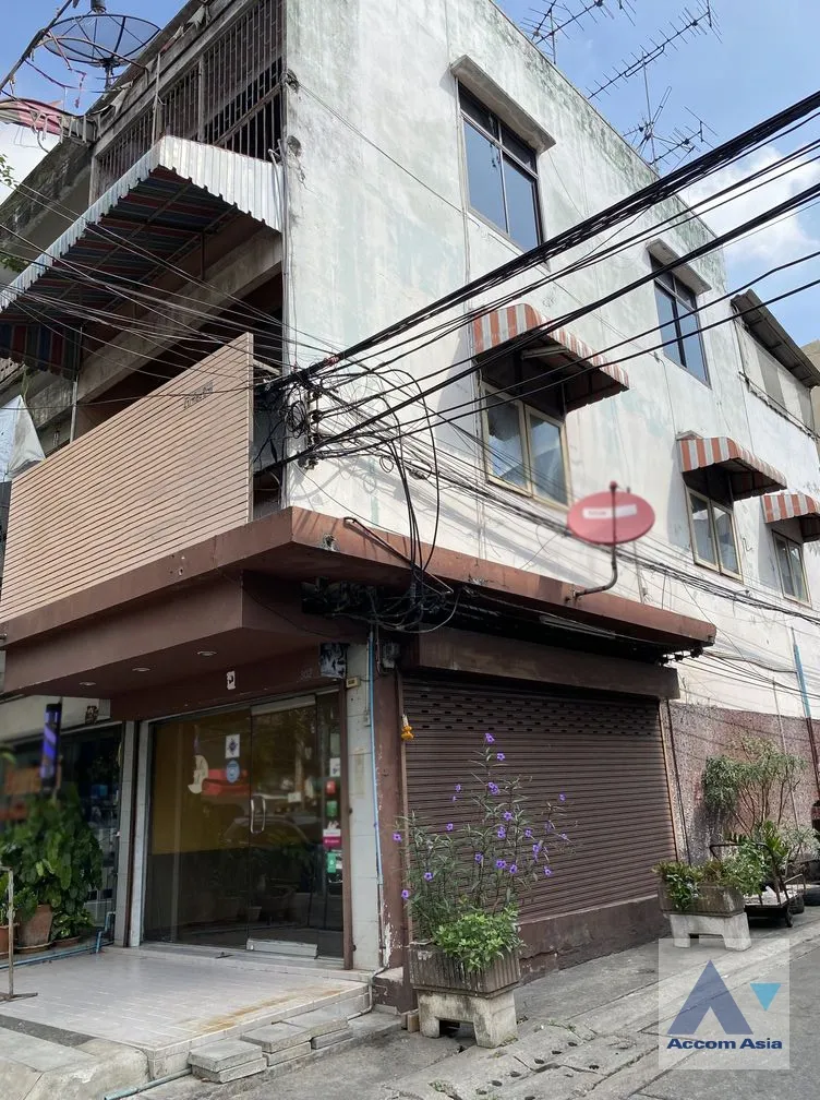 1  Building For Rent in Sathorn ,Bangkok BTS Saint Louis AA37157