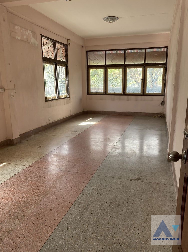 7  Building For Rent in Sathorn ,Bangkok BTS Saint Louis AA37157