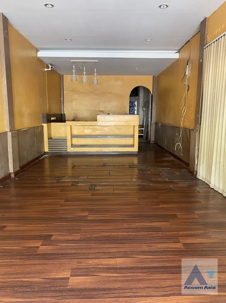  1  Building For Rent in Sathorn ,Bangkok BTS Saint Louis AA37157