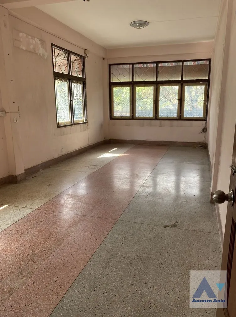 8  Building For Rent in Sathorn ,Bangkok BTS Saint Louis AA37157