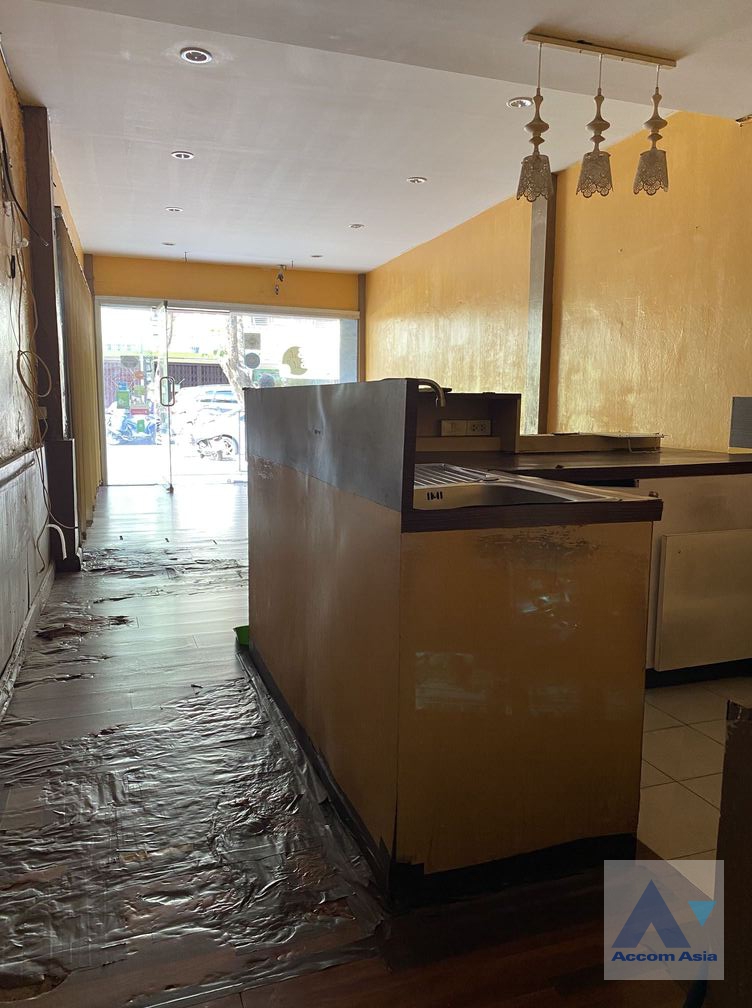 4  Building For Rent in Sathorn ,Bangkok BTS Saint Louis AA37157