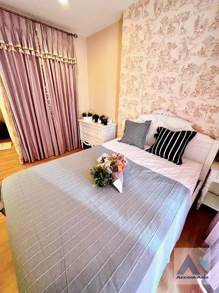 unit 1 Bedroom  Condominium For Sale in Bang Na, Bangkok  near BTS Bang Na (AA37191)