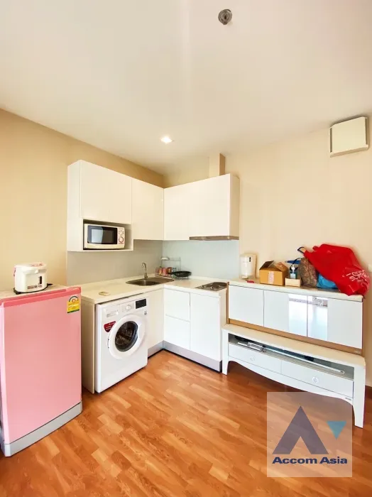 unit 1 Bedroom  Condominium For Sale in Bang Na, Bangkok  near BTS Bang Na (AA37191)