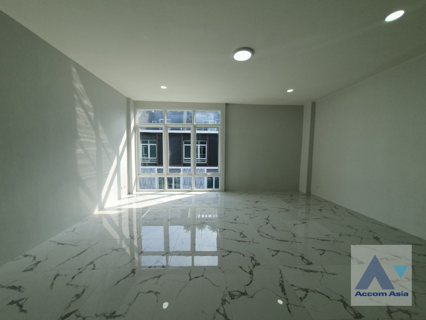 25  4 br Townhouse For Rent in Sukhumvit ,Bangkok BTS Punnawithi at Hallmark 2 Prestige Sukhumvit 64 AA37207