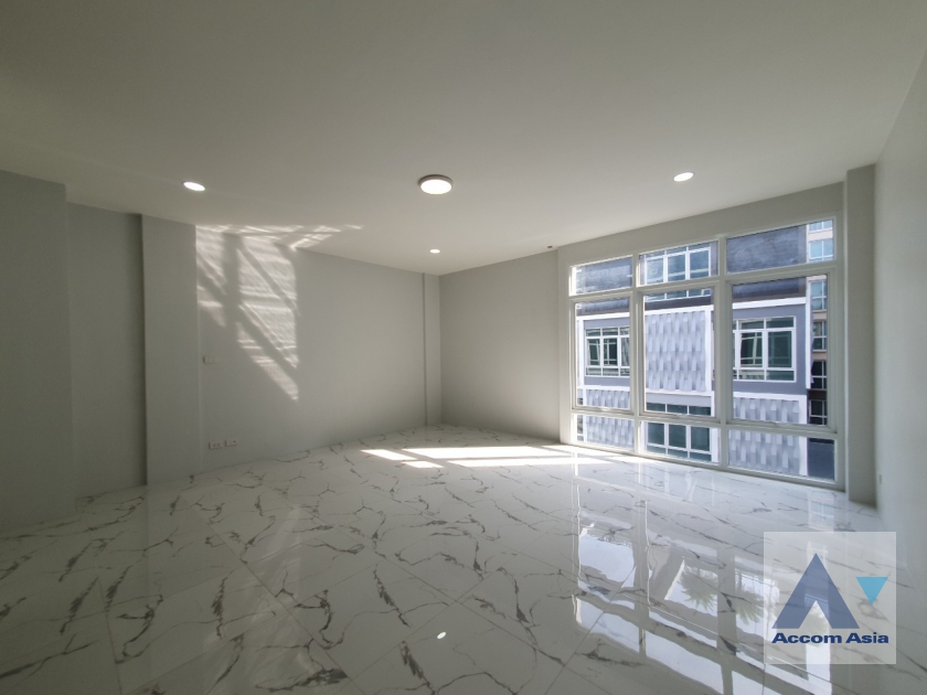 12  4 br Townhouse For Rent in Sukhumvit ,Bangkok BTS Punnawithi at Hallmark 2 Prestige Sukhumvit 64 AA37207