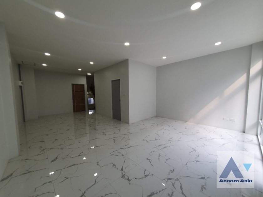 33  4 br Townhouse For Rent in Sukhumvit ,Bangkok BTS Punnawithi at Hallmark 2 Prestige Sukhumvit 64 AA37207