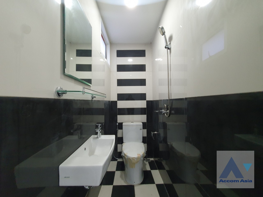 6  4 br Townhouse For Rent in Sukhumvit ,Bangkok BTS Punnawithi at Hallmark 2 Prestige Sukhumvit 64 AA37207