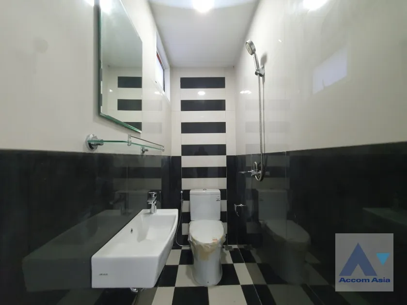 6  4 br Townhouse For Rent in Sukhumvit ,Bangkok BTS Punnawithi at Hallmark 2 Prestige Sukhumvit 64 AA37207