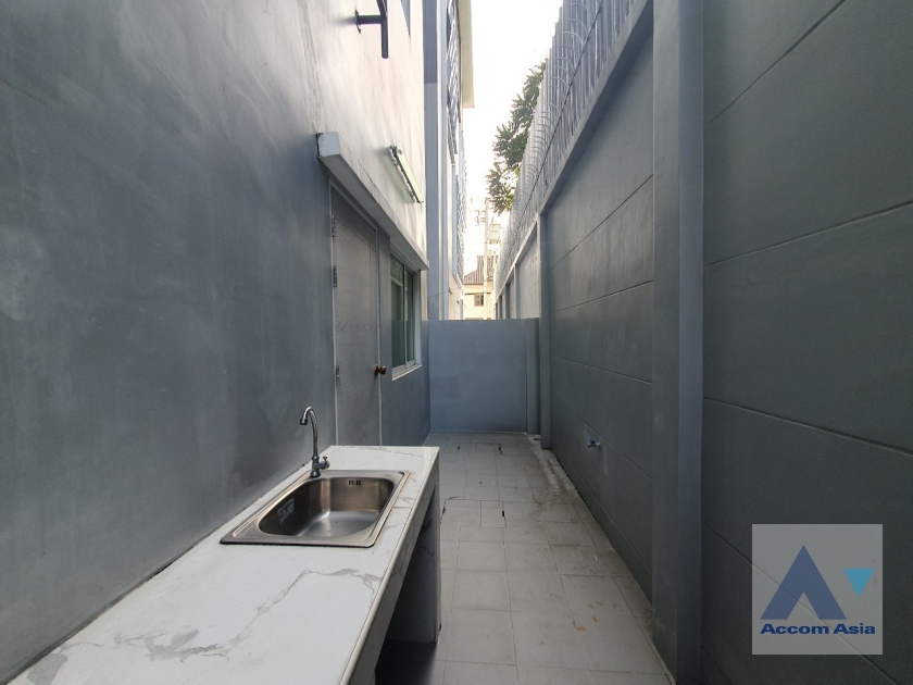 42  4 br Townhouse For Rent in Sukhumvit ,Bangkok BTS Punnawithi at Hallmark 2 Prestige Sukhumvit 64 AA37207