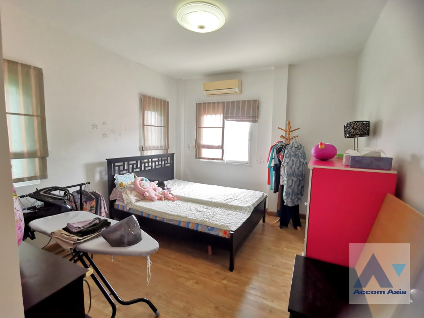 5  4 br House For Sale in Phaholyothin ,Bangkok  AA37215