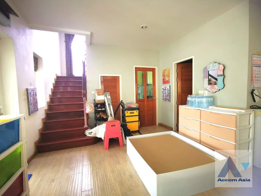 7  4 br House For Sale in Phaholyothin ,Bangkok  AA37215