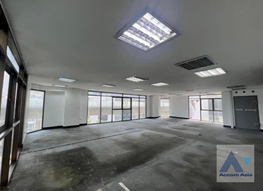9  Building For Rent in Charoen Nakhon ,Bangkok BTS Krung Thon Buri AA37218