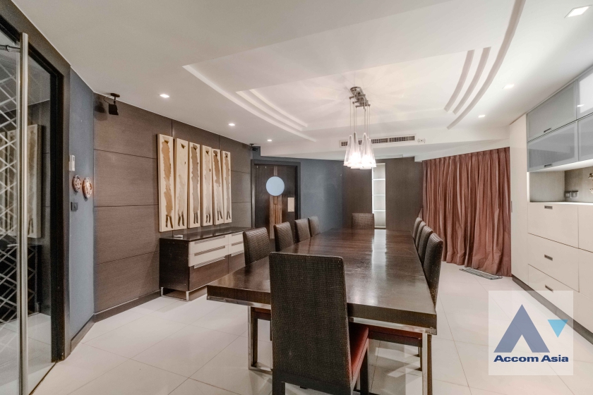 unit 3 Bedrooms  Condominium For Rent in Sukhumvit, Bangkok  near BTS Phrom Phong (AA37219)