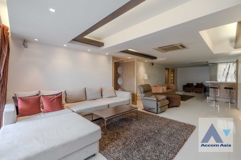 unit 3 Bedrooms  Condominium For Rent in Sukhumvit, Bangkok  near BTS Phrom Phong (AA37219)