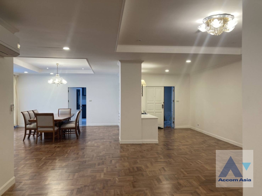  1  3 br Apartment For Rent in Sukhumvit ,Bangkok MRT Sukhumvit - BTS Asok at Spacious space with a cozy AA37229
