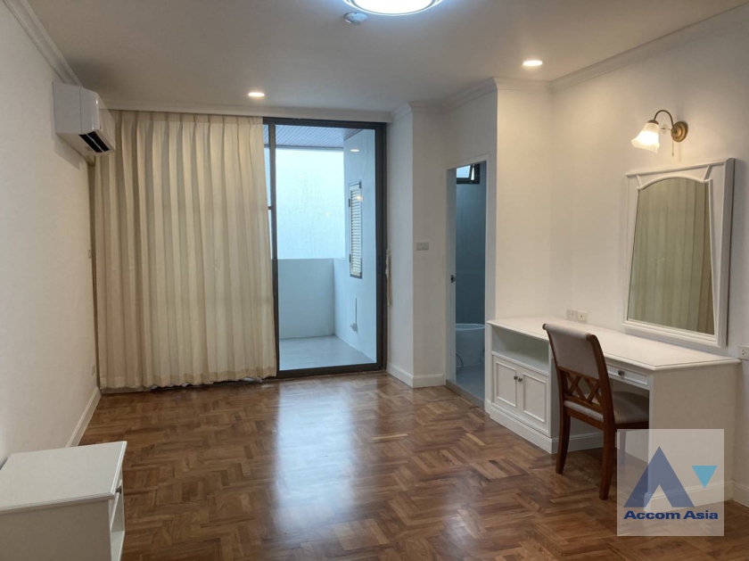  1  3 br Apartment For Rent in Sukhumvit ,Bangkok MRT Sukhumvit - BTS Asok at Spacious space with a cozy AA37229