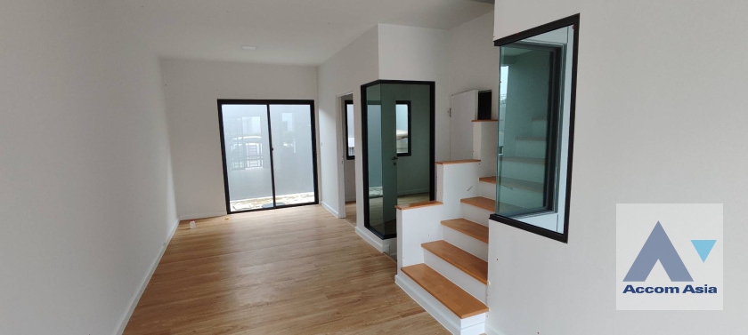  1  2 br Townhouse For Rent in Samutprakan ,Samutprakan  AA37233