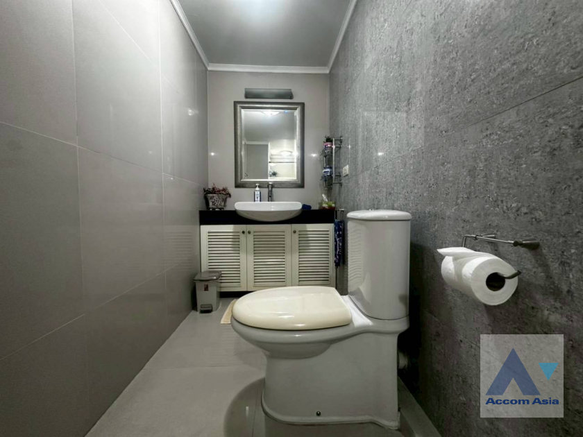 21  3 br Condominium For Sale in Sukhumvit ,Bangkok BTS Phrom Phong at Turnberry AA37289